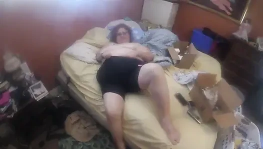 Cewek semok ini lagi asik mainin memeknya dan nyepong kontol ceroboh hot banget!