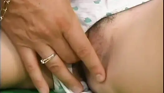 Dua mahasiswi nakal yang lagi sange berat ini ngentot sama kontol besarku...