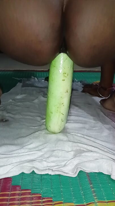 Bhabhi Ne jabardast louki chut me dala