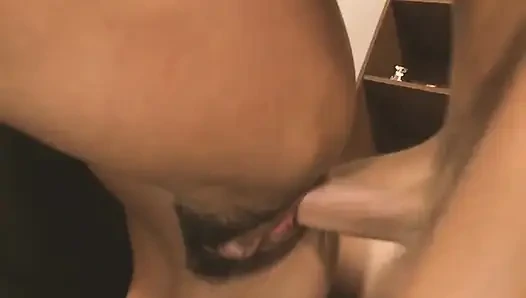 MILfs sind heiße szene 4: wunderschöne vollbusige brünette MILf genießt den schwanz ihrer freundin