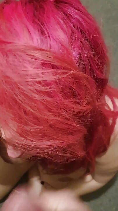 髪に精液が入った、濡れて乱れたヘアジョブ