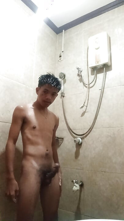 #1 Creator Jameson Official Gets Soaked: Shower Piss & Cum