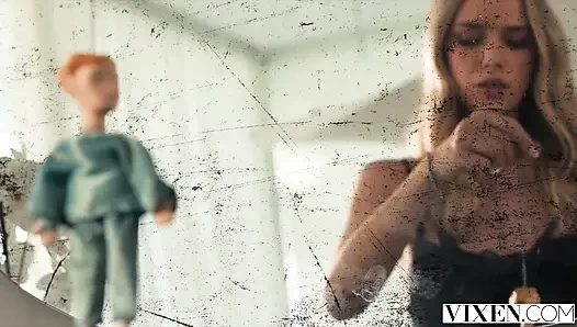 Vixen minyon vixi rafi açık havada büyük bir yarağı baştan çıkarmak ve binmek için mükemmel vücudunu kullanıyor