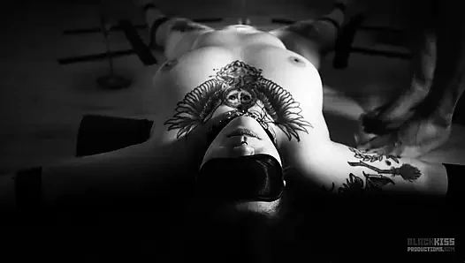 Sin BDSM seansı için bana ateşle güvendi - ağda oyunu