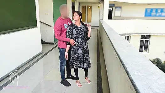 Komal begann ihren freund auf dem college, sie fing an, bindas zurückzuweisen