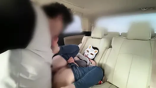 Sebelum bekerja, mereka berdua berhubungan seks mobil