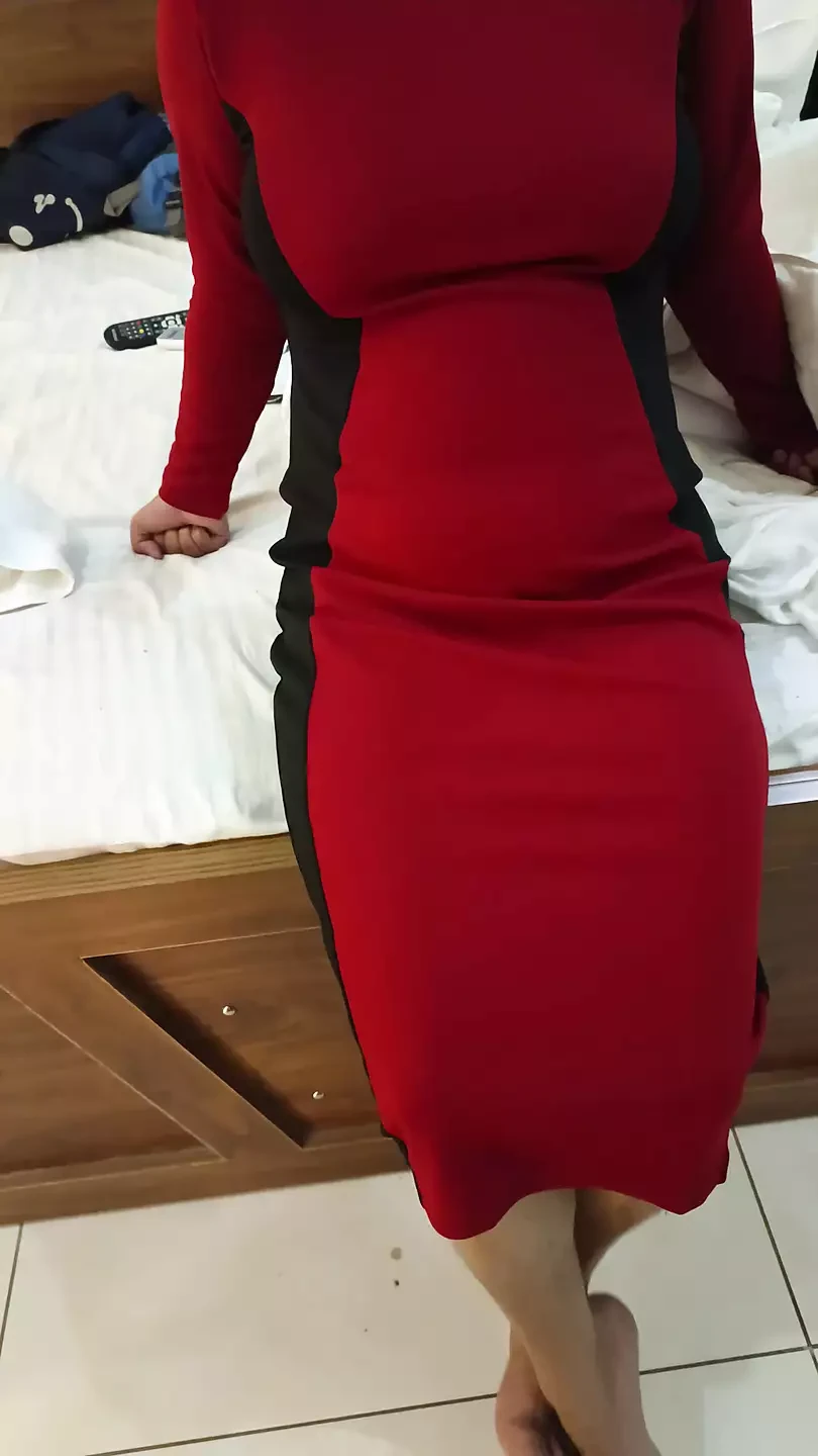 Czerwona gorąca sukienka mnie dziewczyna ko oyo me bula k choda .. część 1