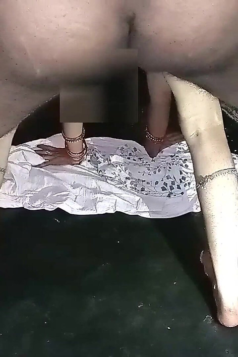 Special Sex Full Video of Village Bhabhi's Farm Labourers Came to Fuck