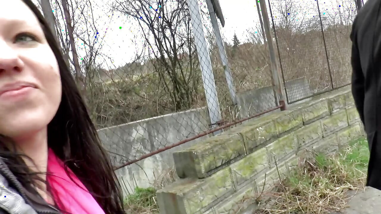 Mooie meid met grote kont volledig vernield