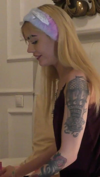 Emotional moment from "I cummed on her beautiful ass and she just ignored me"