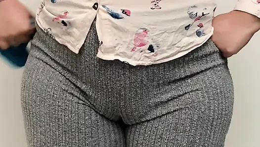 My Stepmom Milf Cleaning And Bouncing Her Beautiful Ass In Yoga Pants