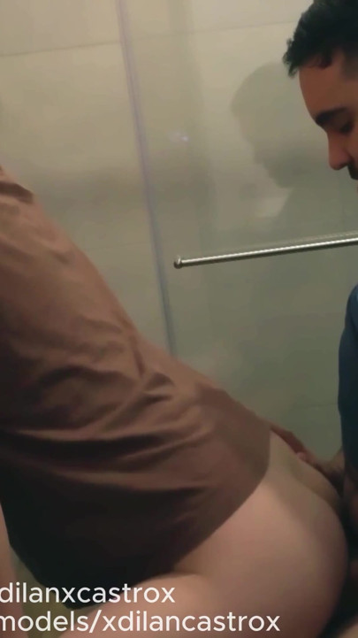 CRUISING I FUCK A TWINK ASSHOLE IN THE BATHROOM OF THE CLUB POOL AND CUM IN HIS ASS. CREAMPIE | Clip 2