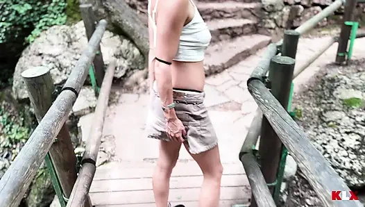 I Flashed Him Outdoors and Got a Huge Facial - KLX