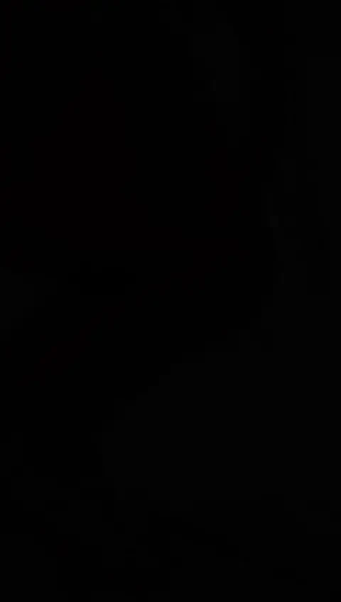 Khỏa thân tắm đít bự lắc