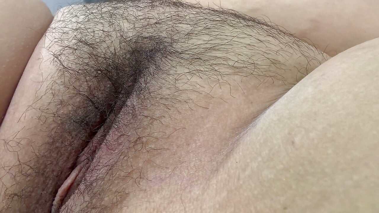 Hot mom masturbates her hairy pussy delicious