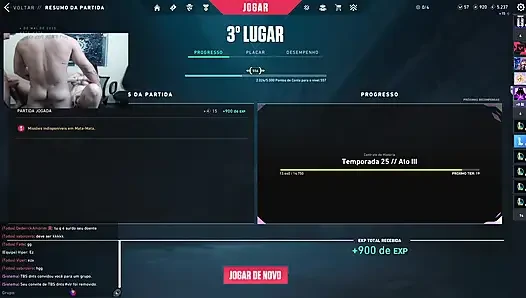 Oynuyor, onları sikiyorum