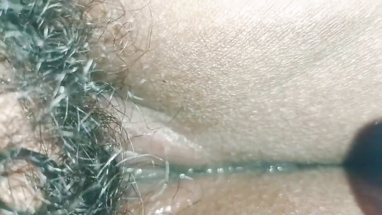 Kawan adik saya di rumah, awek cantik seksi makan pepek - Queen4desi