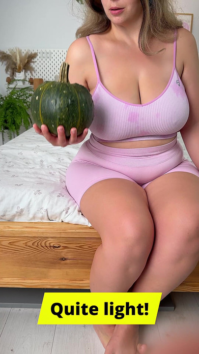 Αντί για εξοπλισμό, έχω κολοκύθες και σκοπεύω να ασκηθώ μαζί τους.