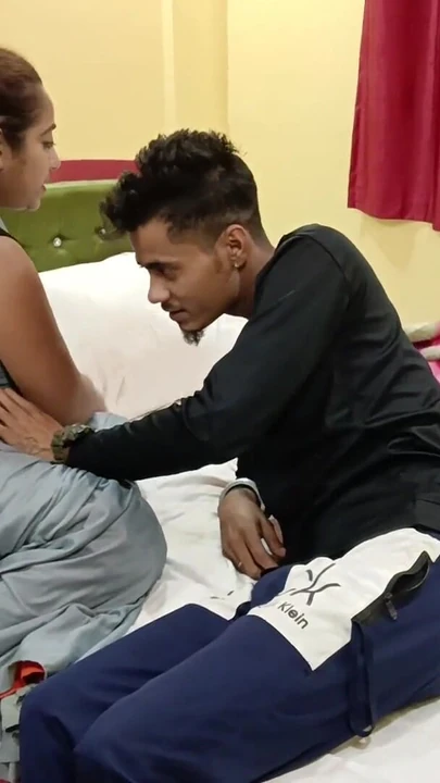 Momen spektakuler dari "bhabi ne dewar k sathe chouda"