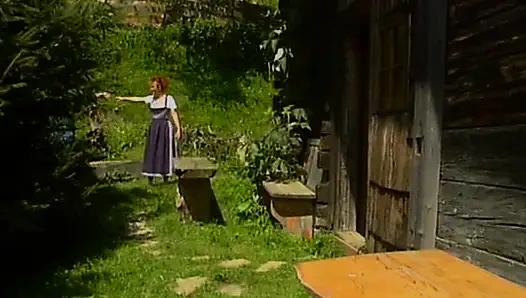 Büyük memeli Alman genç kız açık havada çarpıcı anal seks partisinin tadını çıkarıyor