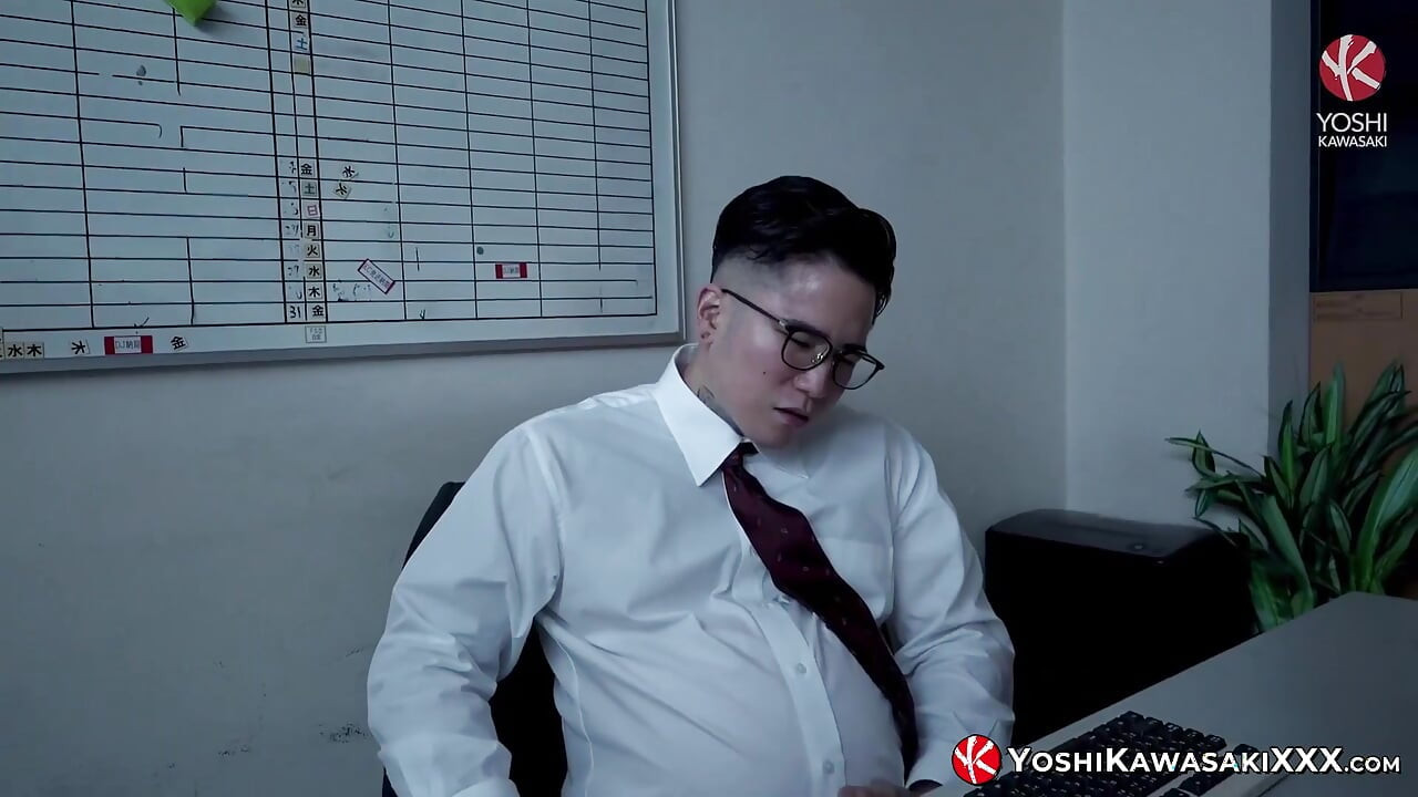 YOSHIKAWASAKIXXX - Le japonais Yoshi Kawasaki a une surprise dans son trou du cul