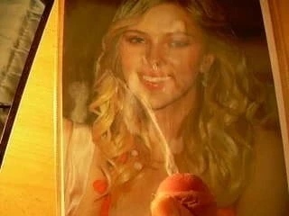 Tưởng nhớ đến Scarlett johansson