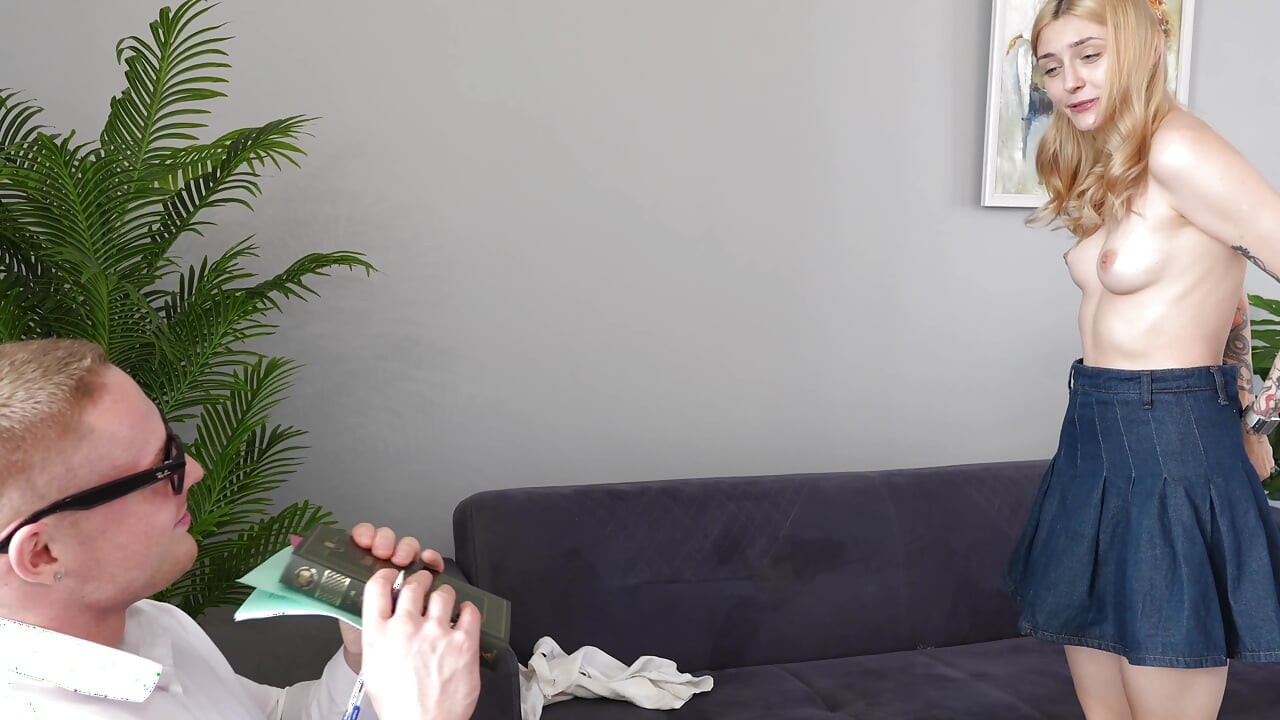 Psikoterapi seansı sırasında evli bir müvekkilinin poposuna penis