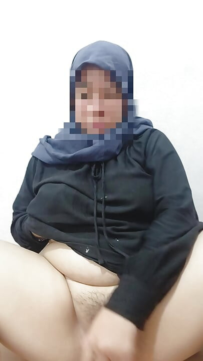 beautiful sister wearing a hijab