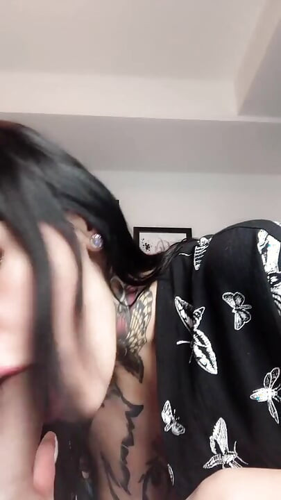 Mélytorkú rasszok közötti szopás