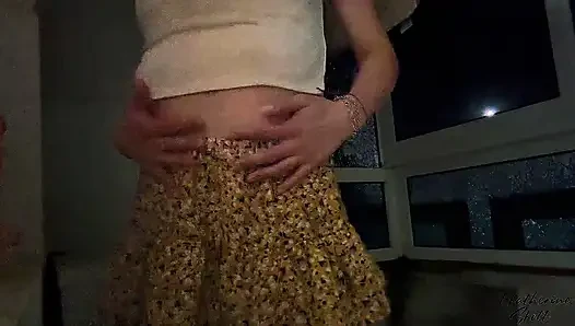 Hot tengah malam di teras