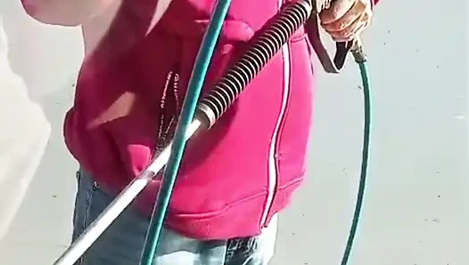 Öffentlich masturbiere meine muschi in der autowäsche, der handjob meines mannes im verkehr! Teil 1