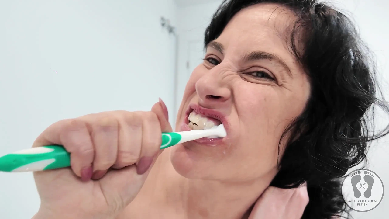 牙科保健师常规恋物癖特写在赤裸上身