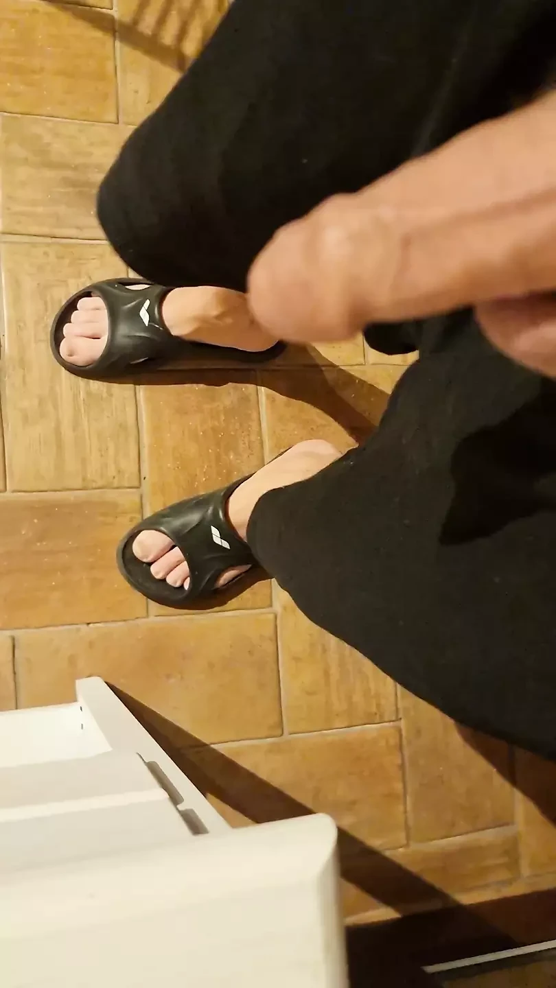 Buena paja en el jardín y mucho semen