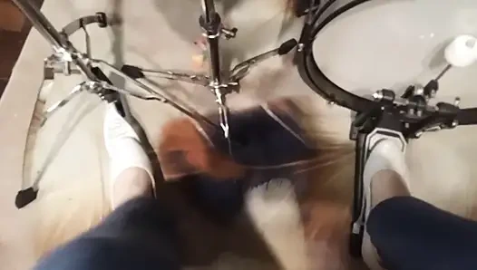 Я расслабляюсь, я свои барабаны набор