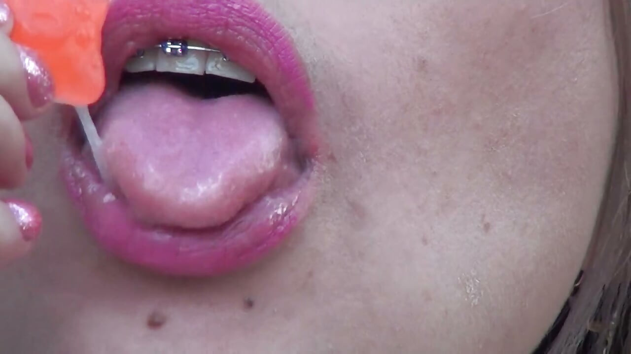 Swallowing Extreme and Big Pig-shaped Rubber Bands