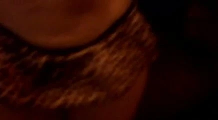 Minha Loira Mostrando a fantasia de oncinha nova que comprou