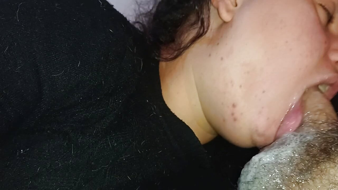 EXTREME CREAMPIE, FILLING THIS LITTLE MOUTH WITH SO MUCH CUM