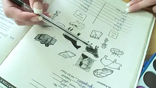 Cewek seksi nyepong kontol pak guru sebelum dientot habis-habisan
