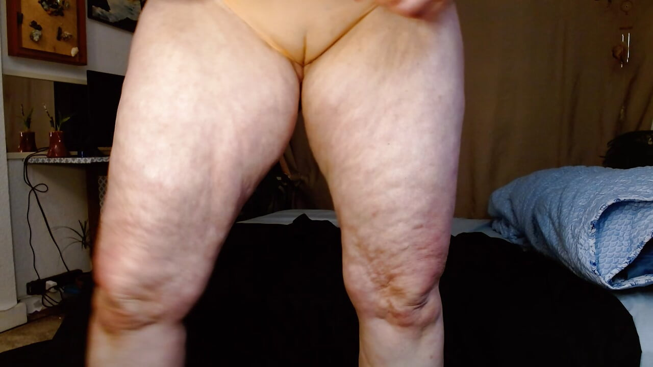 1445 DawnSkye sent out lemonade and cum soaked panties to Jam jam. He had to return for new undies