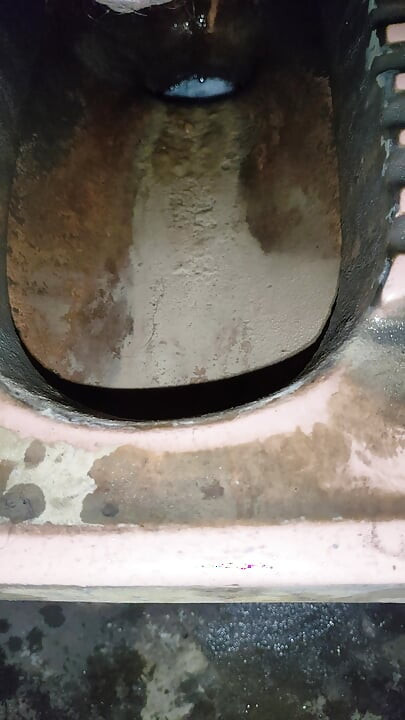 Masturbation, branlette dans la salle de bain