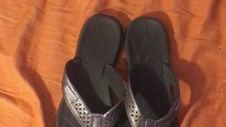 Cumming on GFs flip flop sandals