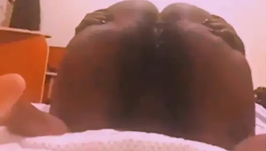 Ebenholz SSBBW spreizt fette Arschbacken und furzt ebenholz SSBBW spreizt fette Arschbacken und furzt