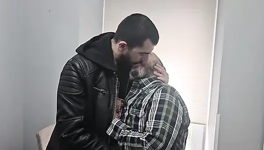 Ayı ve Ejderha Bölüm 1