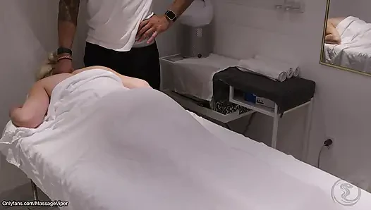 Client Switches Roles and Turns into the Masseuse!