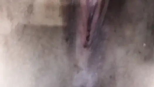 Трахаю пальцами мою киску и клитор новыми пальцами-игрушками