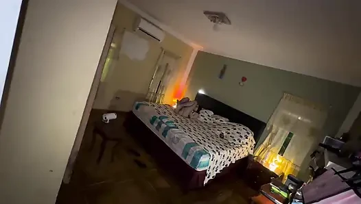 Ich Mache Service Für Meinen Besten Stiefcousin, Ich Liebe Es, Alles Zu Essen, Wenn Niemand Da Ist