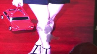 Maisie Williams, hommage aux jambes