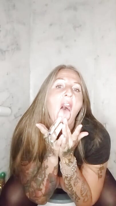 3 O'Clock in the morning and horny