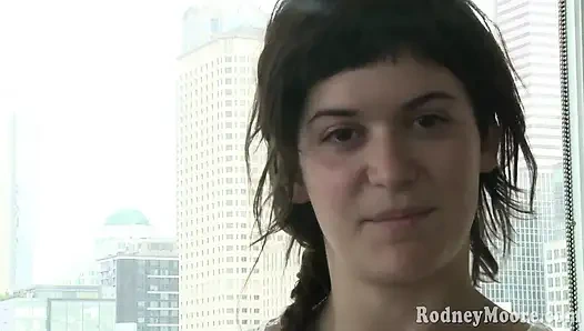 Kıllı meme uçlu amatör kıllı kız