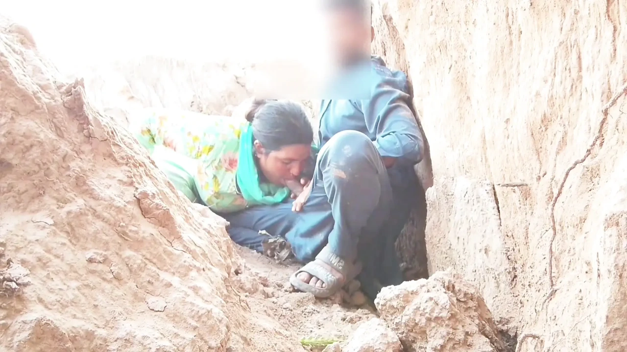 Khule pahadon mein gand Mari bade pahad sex